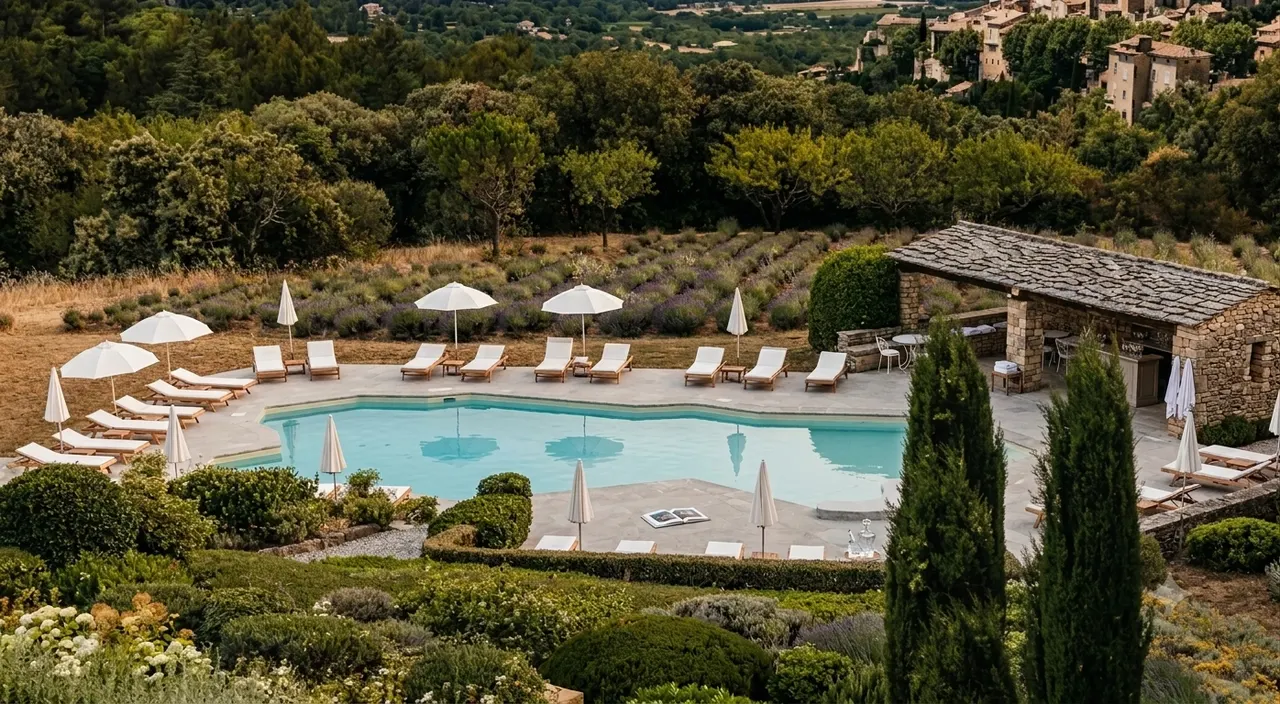 Complexe hôtelier de Capelongue dans le Luberon